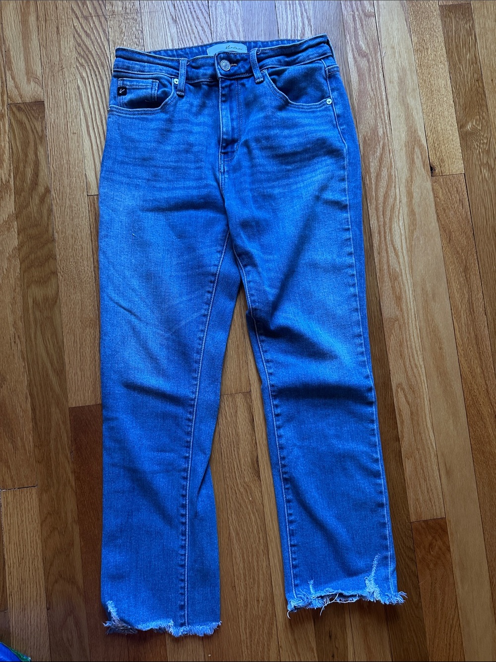 KanCan high rise Women's medium wash Blue Straight Leg Jeans Raw Hem size 7 / 27
